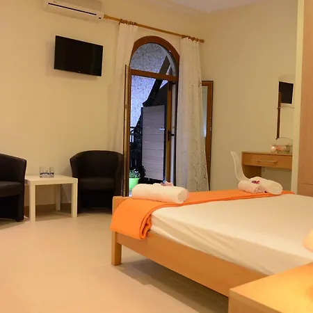 Natsios Aparthotel 4*