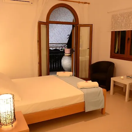 Natsios Aparthotel